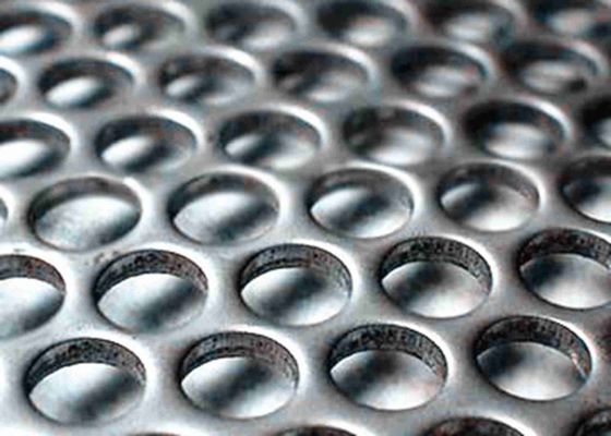 Geperforeerd het Aluminiumnetwerk van de corrosieweerstand 0.2mm tot 6mm
